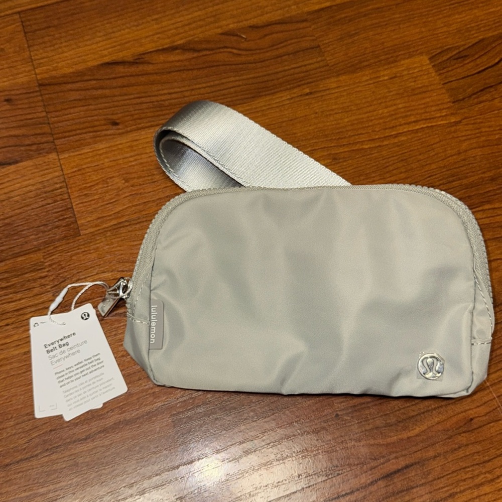 Lululemon Everywhere Belt Bag